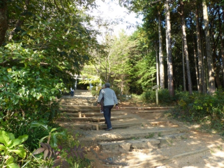 砥鹿神社奥宮 一の鳥居