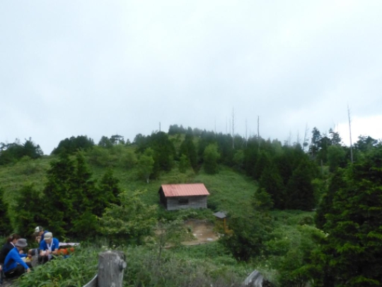 南木曽岳避難小屋