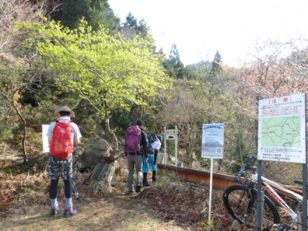 雨乞岳登山口 
