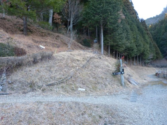 登山口