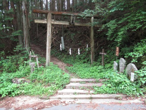 三森神社　登山口